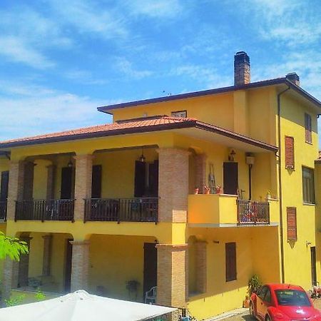 Il Girasole Apartment Castel Ritaldi Exterior photo